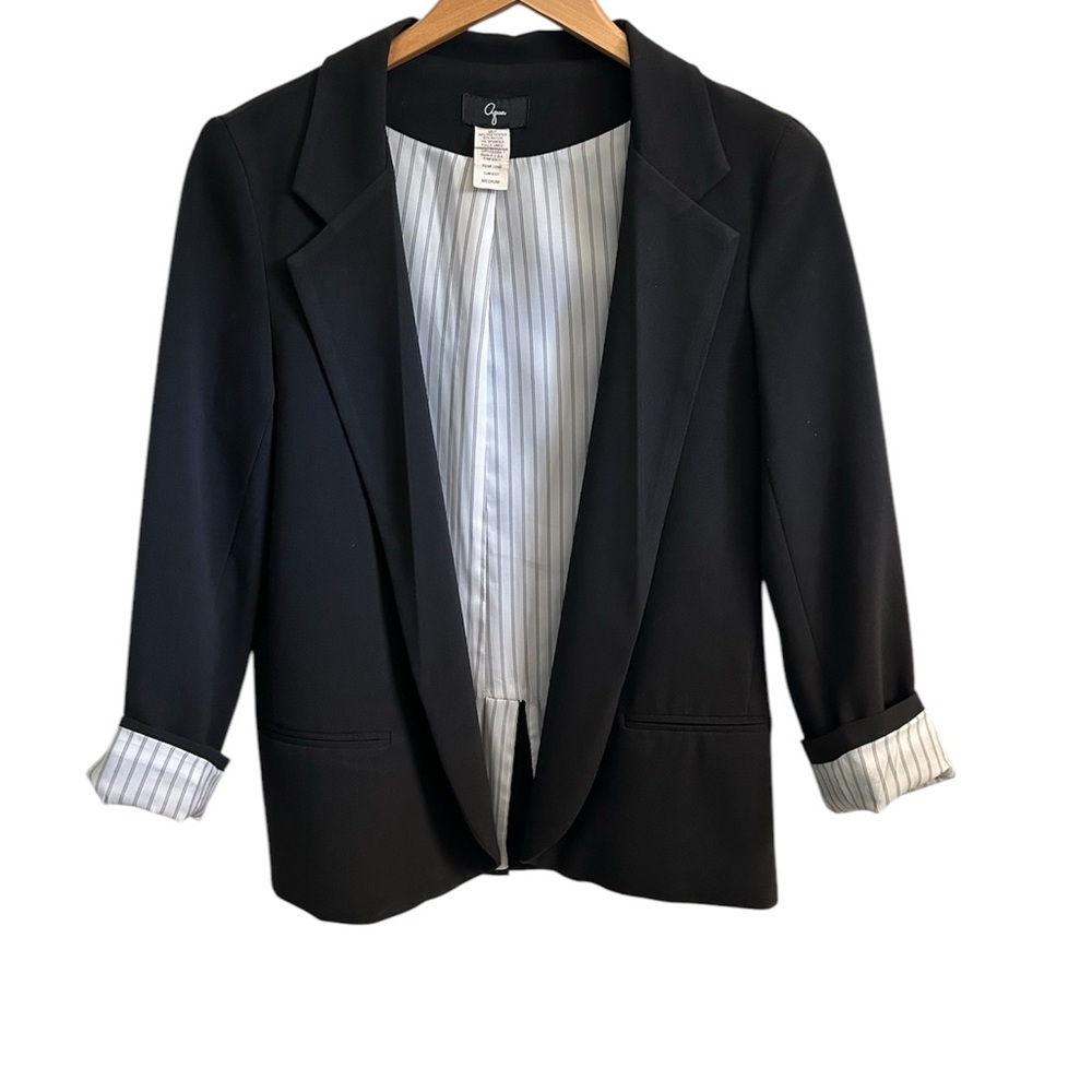 Aqua by Bloomingdale’s Black Tailored Blazer fully lined with Notched Lapels M - Picture 3 of 6
